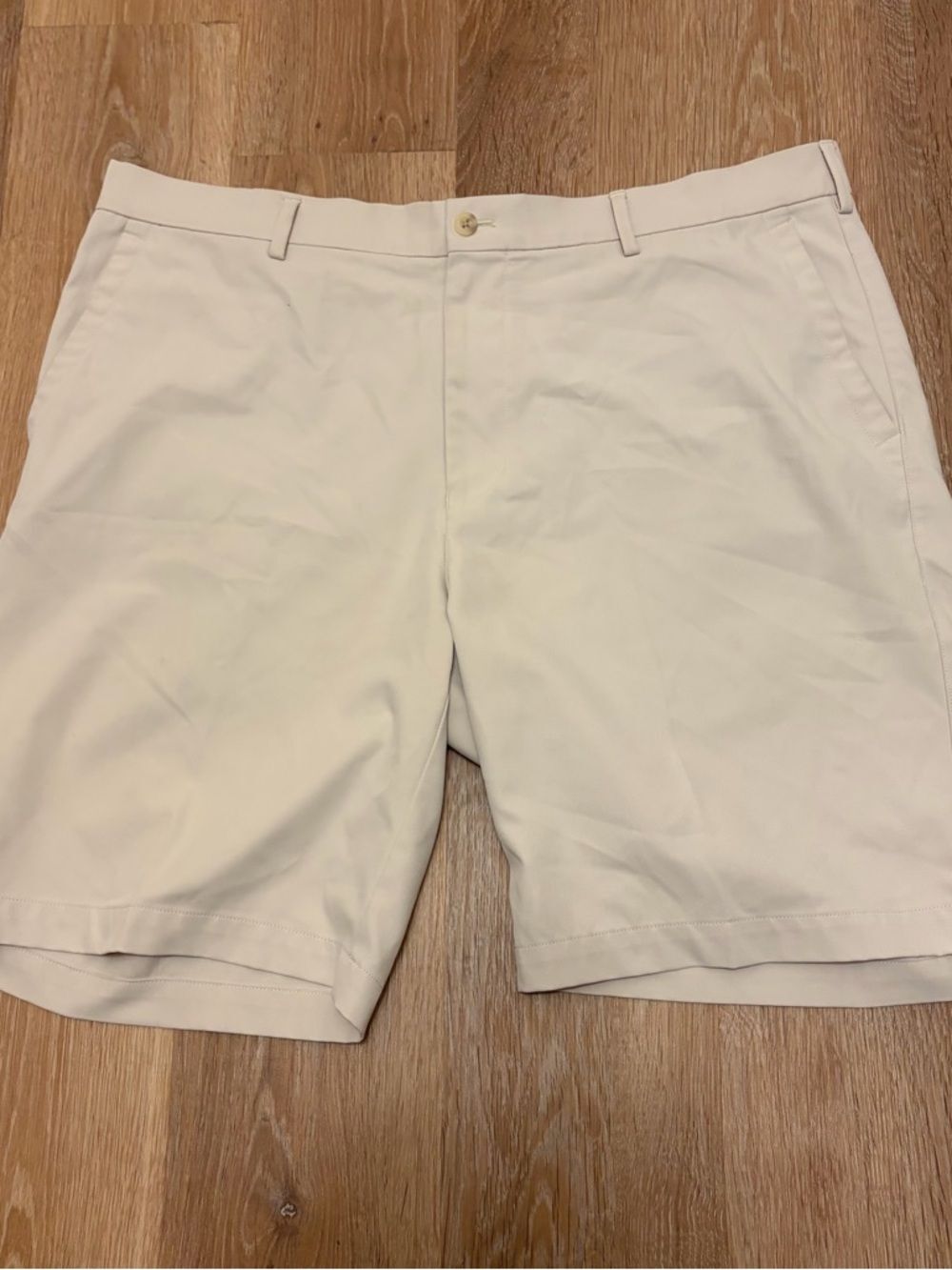 Peter Millar Wicking Salem Performance Shorts Men’s 38 Cream Tan Athletic Golf